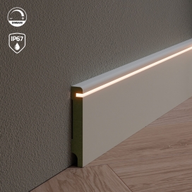 0101_LM Gladde plint LED FM