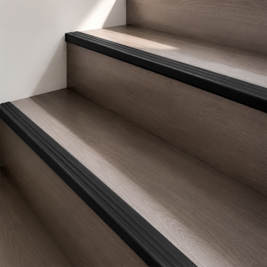 HKP - Hoekprofiel - Trapneusprofiel - Aluminium bewerkt - Zwart 25 X 10 (1)
